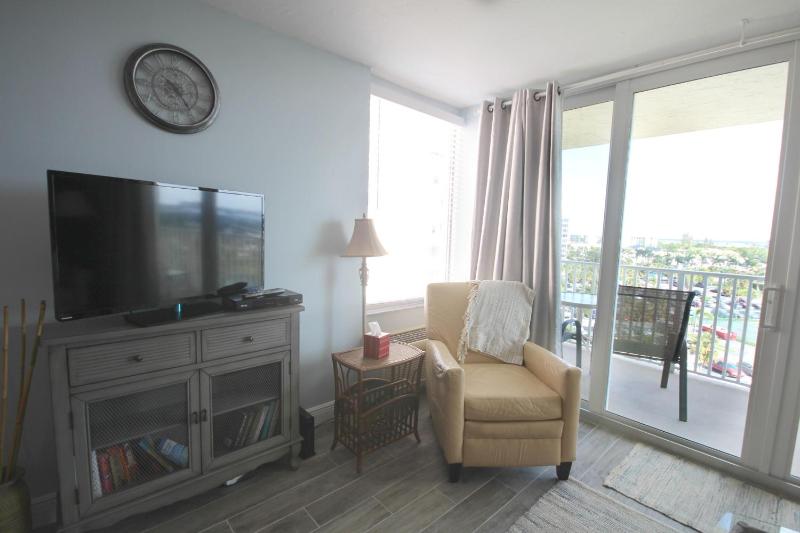 One-Bedroom Apartment image 2