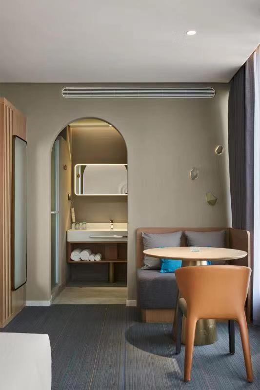 Ebo Hotel - image 13