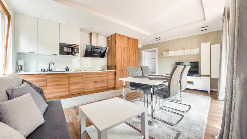 One-Bedroom Apartment with Parking image 3