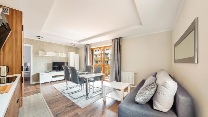 One-Bedroom Apartment with Parking image 1