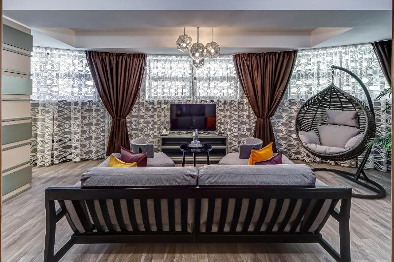King Room with Spa Bath image 1