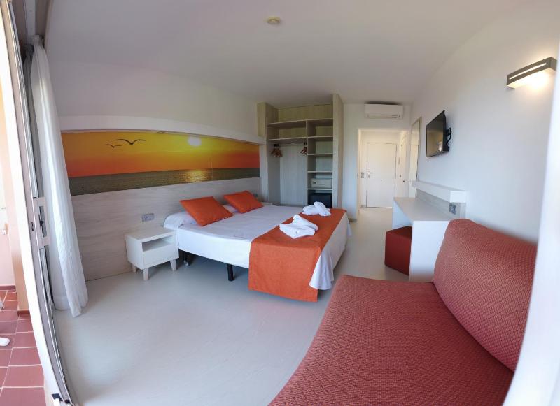 Triple Room image 3