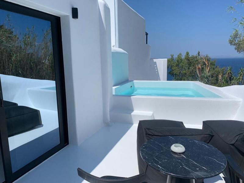 Junior Suite with Private Pool image 1