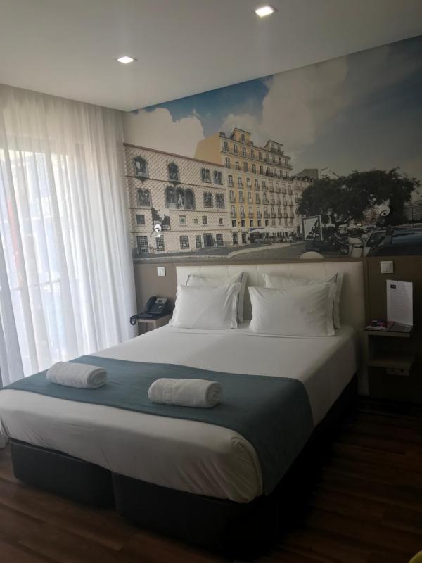 King Room image 3