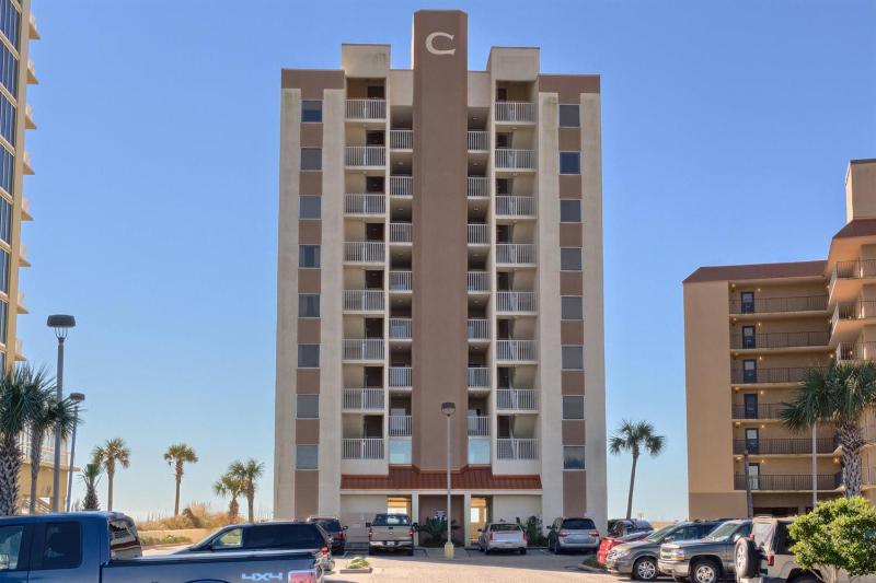 One-Bedroom Apartment image 1