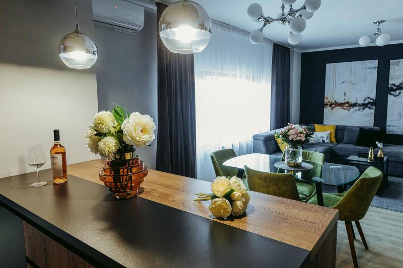 Charlotte Apartment - 2Bedrooms w Parking near Nymphaea - image 6