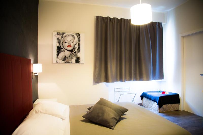 Superior Double Room image 4