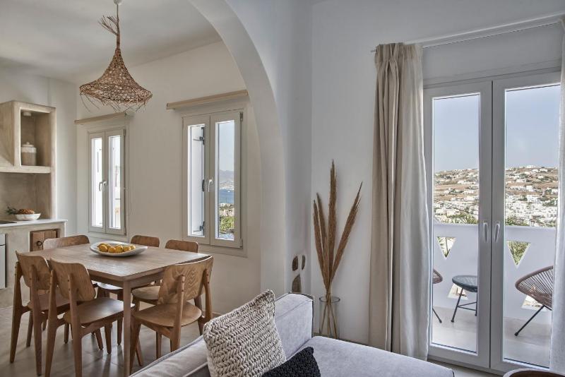 Villa Mykonos Heaven - Sea View & Outdoor Hot Tub - image 11