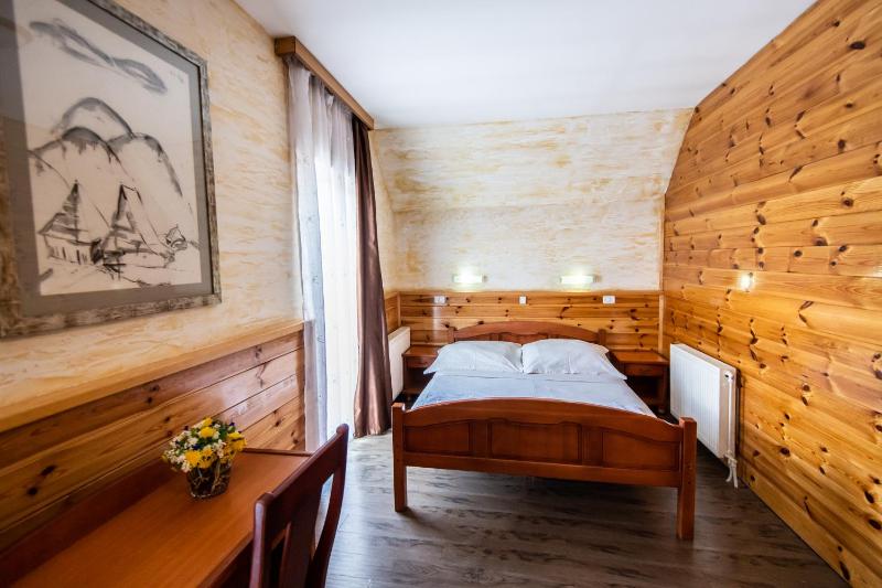 Triple Room with Balcony image 1