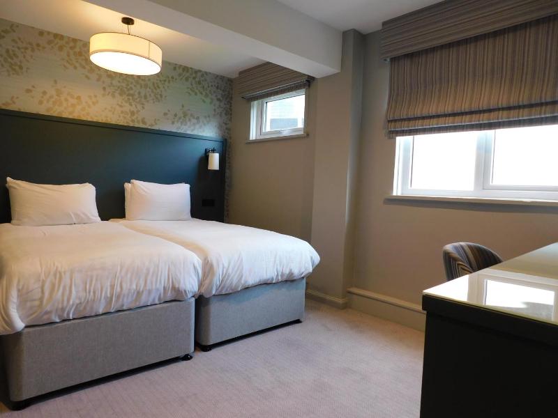 Double or Twin Room image 2