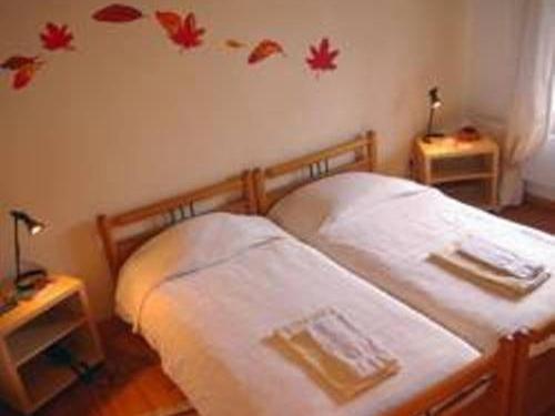 Standard Twin Room with Mountain View image 3