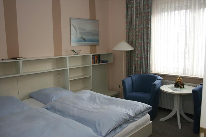 Standard Double Room image 2