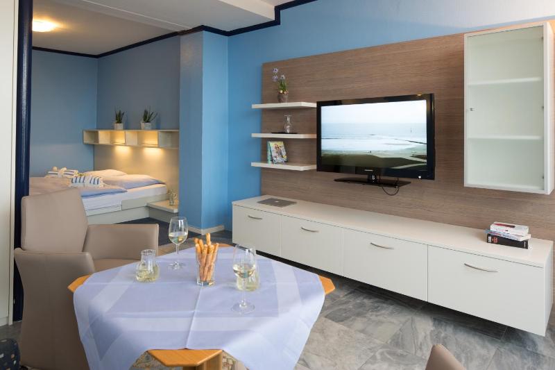 Standard Double Room image 3