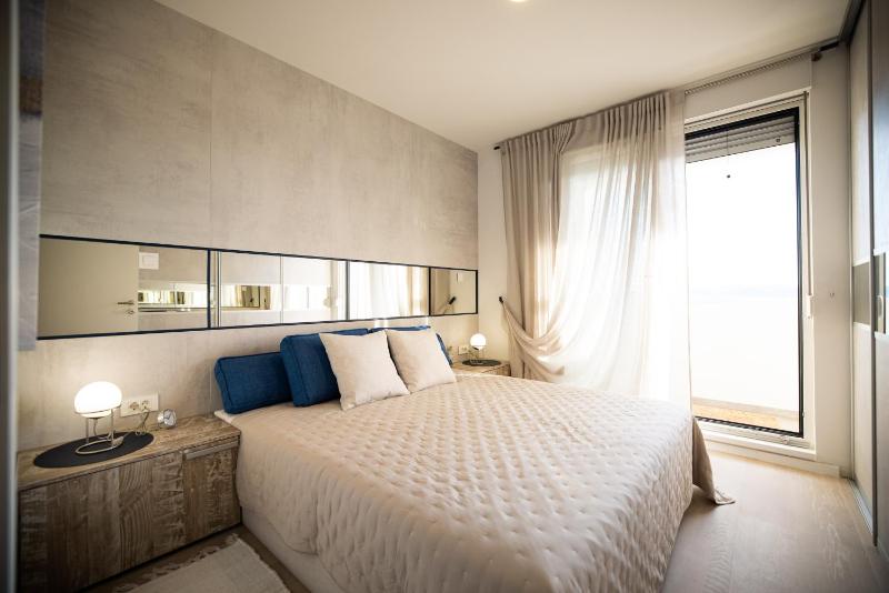 Island View Luxury Apartments - image 12