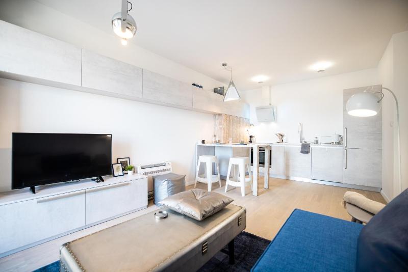Island View Luxury Apartments - image 39