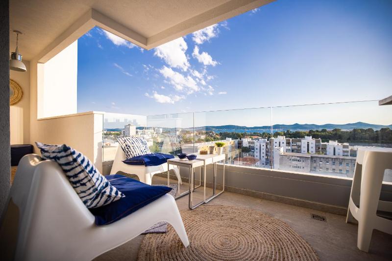 Island View Luxury Apartments - image 38