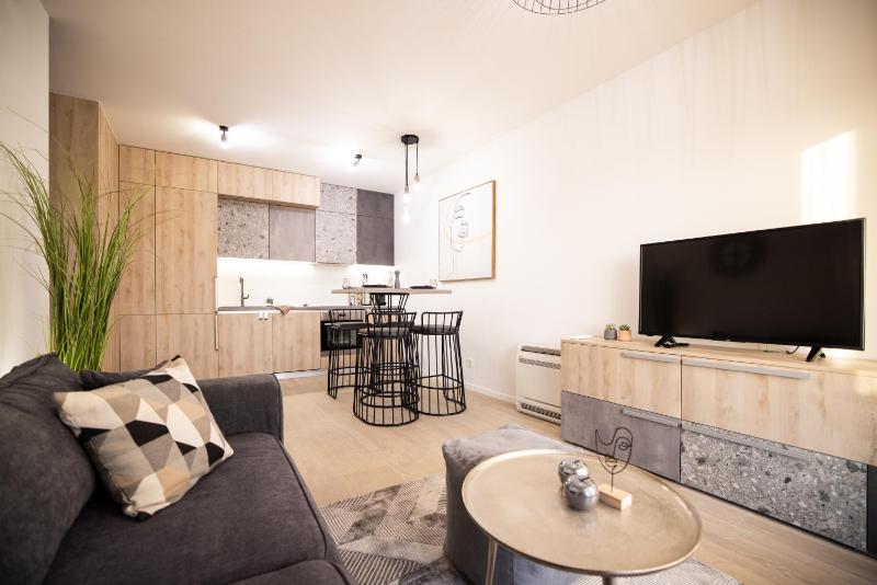 Island View Luxury Apartments - image 24