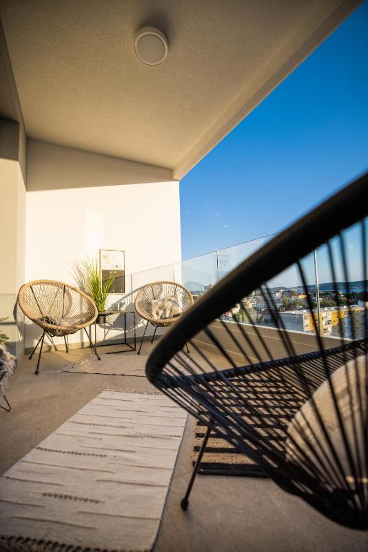 Island View Luxury Apartments - image 9