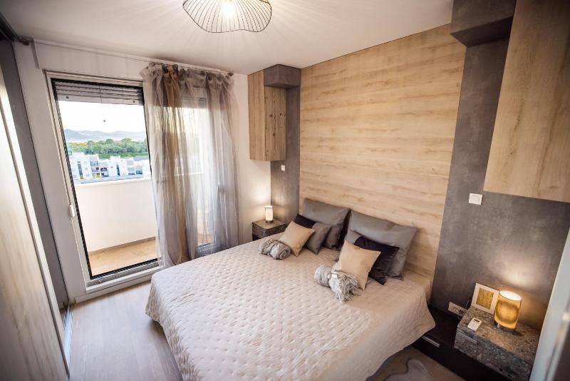 Island View Luxury Apartments - image 32