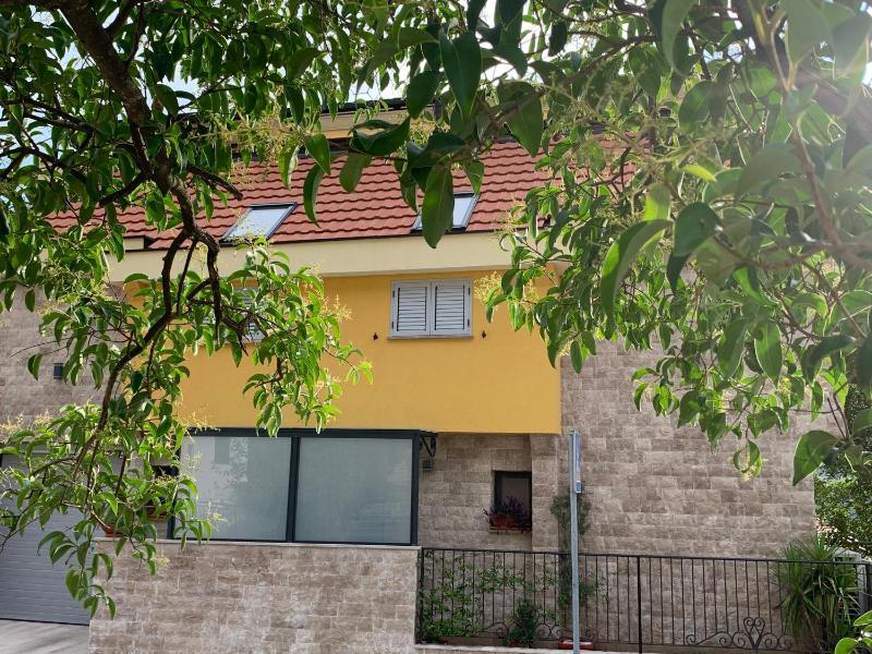 Apartment with Sea View image 1