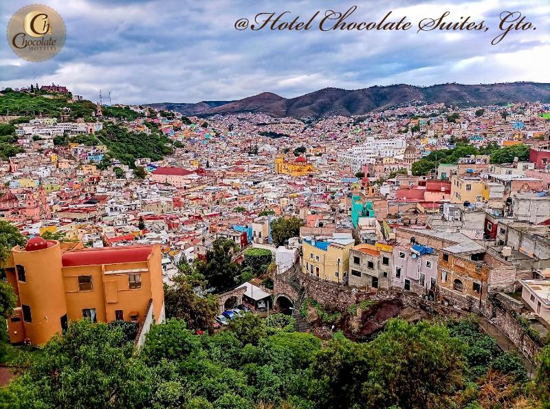 Hotel Chocolate Suites - image 4