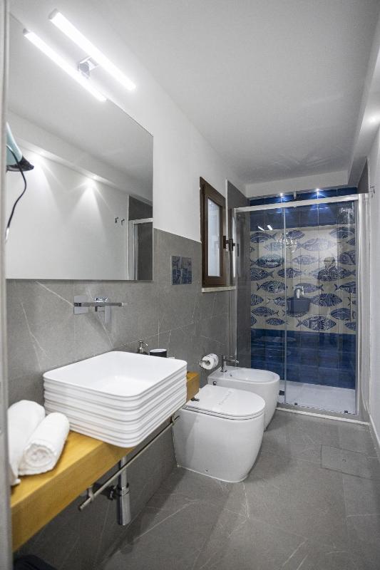 Acquarò Suite Apartments - image 10