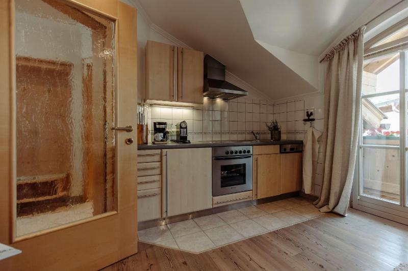 One-Bedroom Apartment image 3