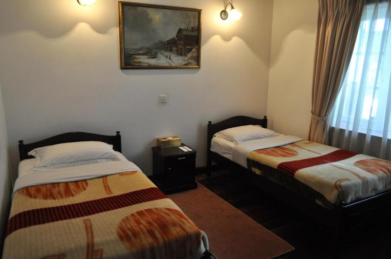 Cocoon Hills - image 26
