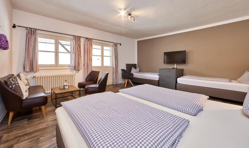 Quadruple Room image 2