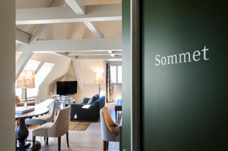 Suite with Mountain View image 4
