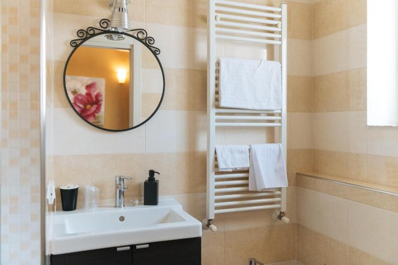 Double or Twin Room image 4