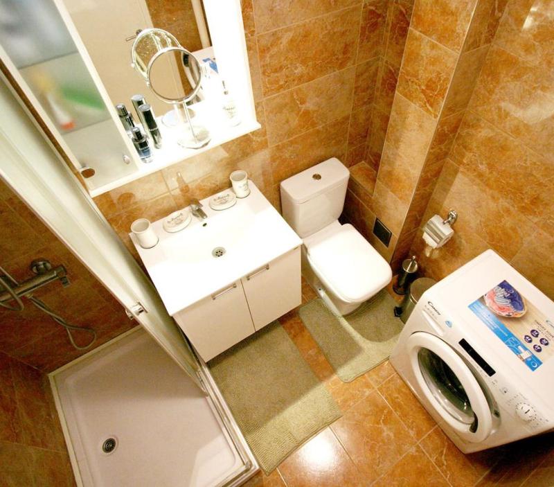 Magritte Business grade comfortable apartment. - image 2