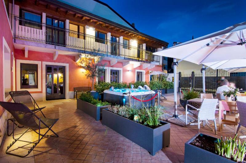 Twin Room - Annex image 1