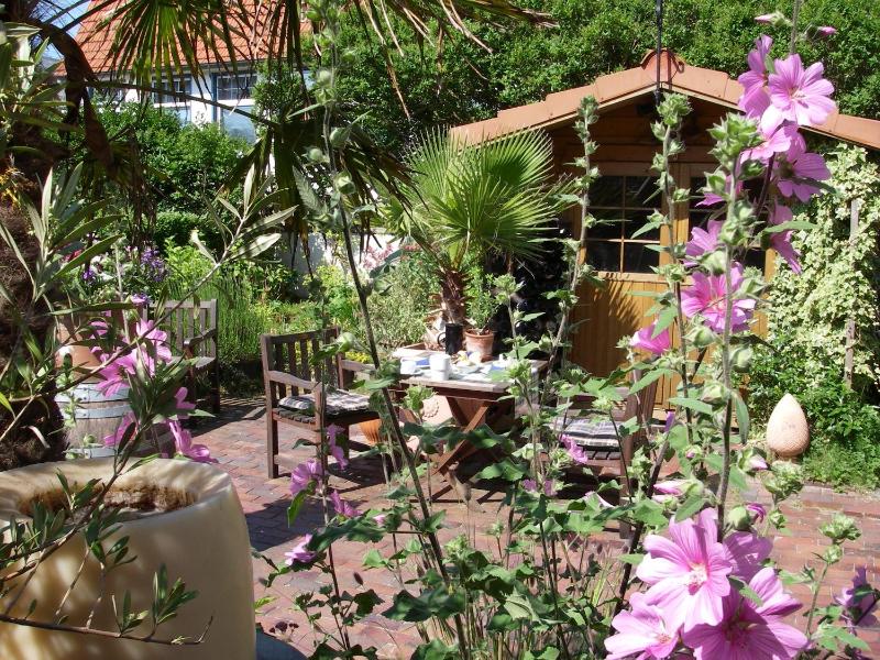 Atlantic Hotel Garni - image 18