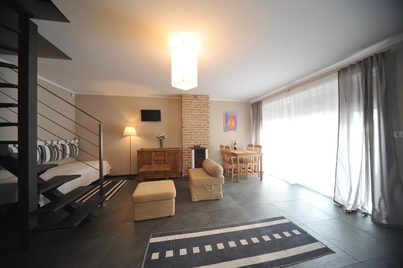Two-Bedroom Duplex Apartment with Lake View image 4