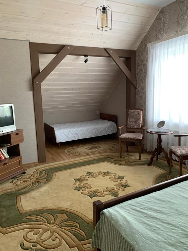 Double Room with Private Bathroom image 2