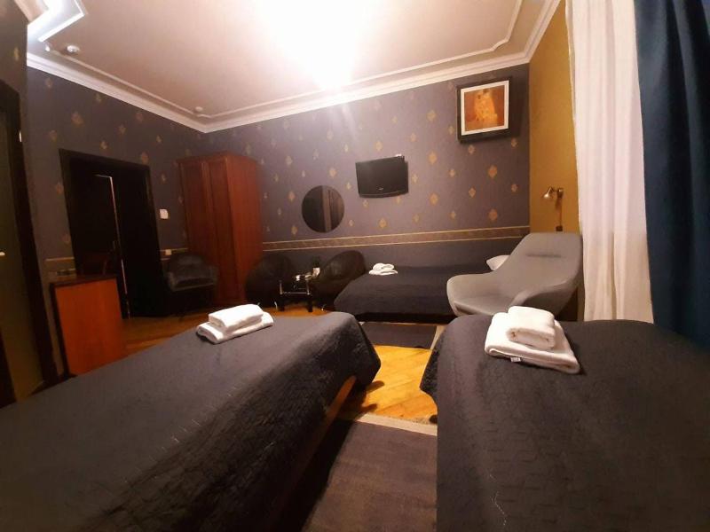 Standard Triple Room image 4