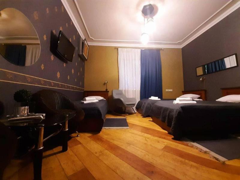 Standard Triple Room image 3