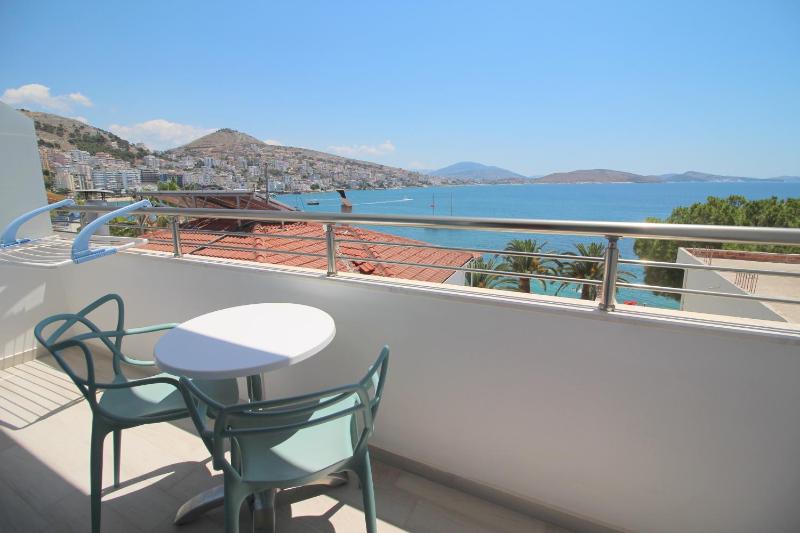 Superior Triple Room with Sea View image 4