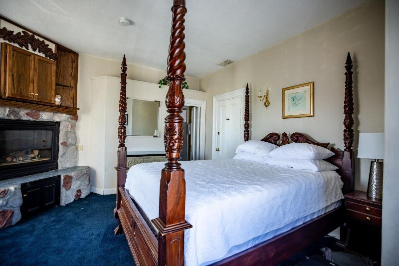 Superior Queen Room image 2