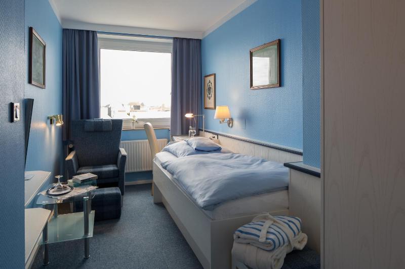 Standard Single Room image 2