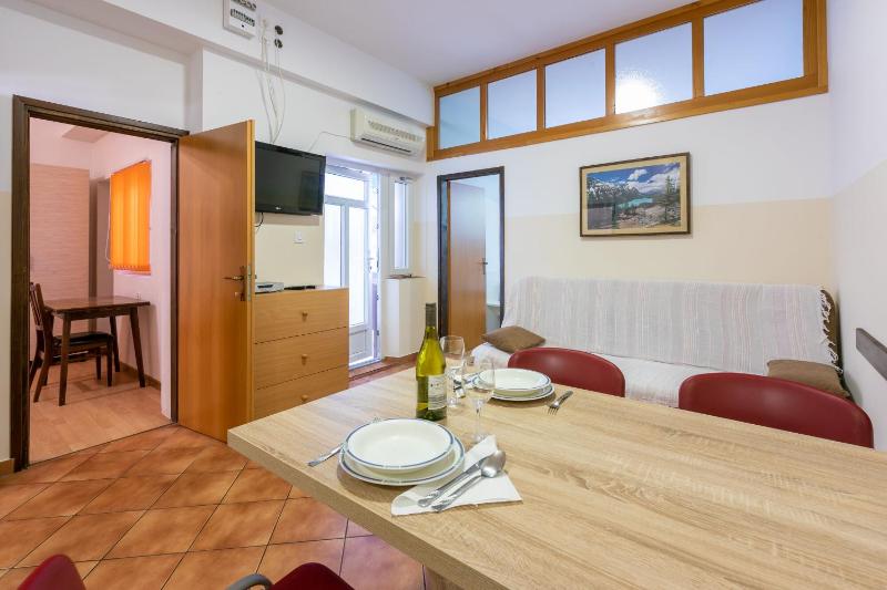 Apartment Luksi - image 15