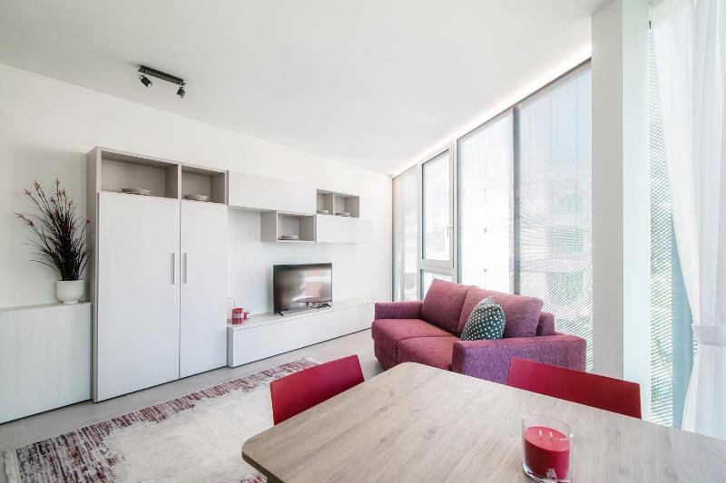 Flat Iron Apartments by Quokka 360 - Stylish Urban Stay 5 Minutes from Lugano Centre - image 21
