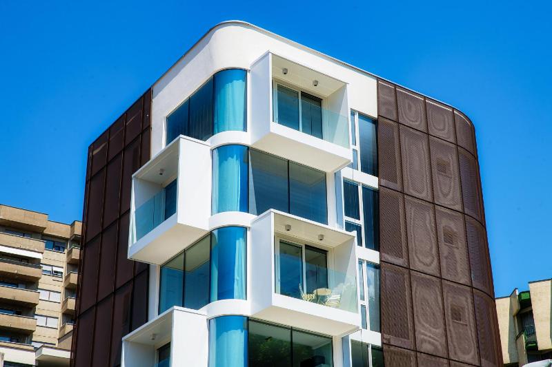 Flat Iron Apartments by Quokka 360 - Stylish Urban Stay 5 Minutes from Lugano Centre - image 10