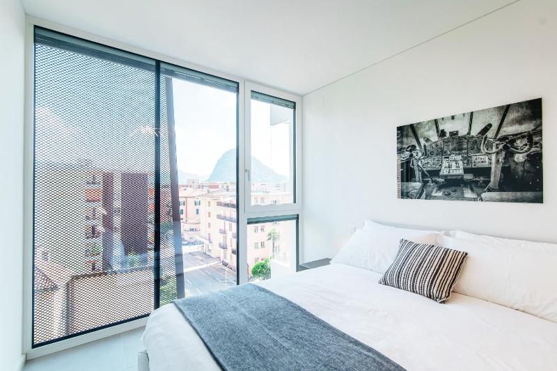 Flat Iron Apartments by Quokka 360 - Stylish Urban Stay 5 Minutes from Lugano Centre - image 8