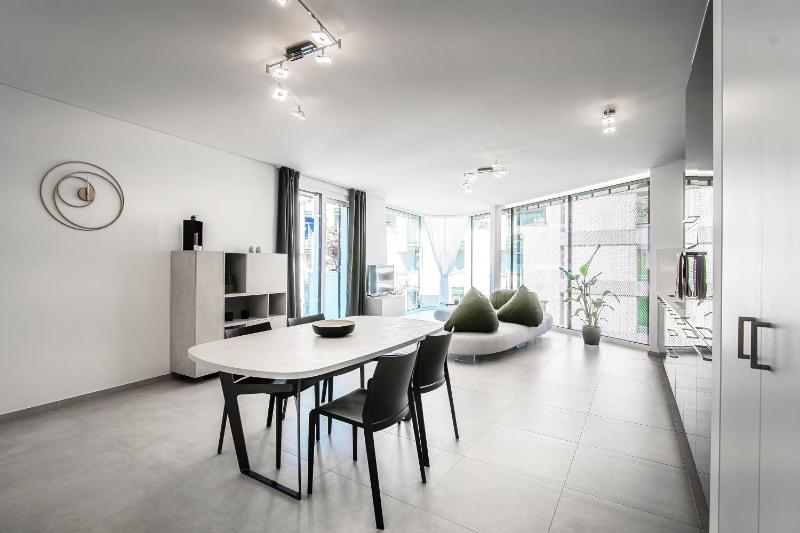 Flat Iron Apartments by Quokka 360 - Stylish Urban Stay 5 Minutes from Lugano Centre - image 14