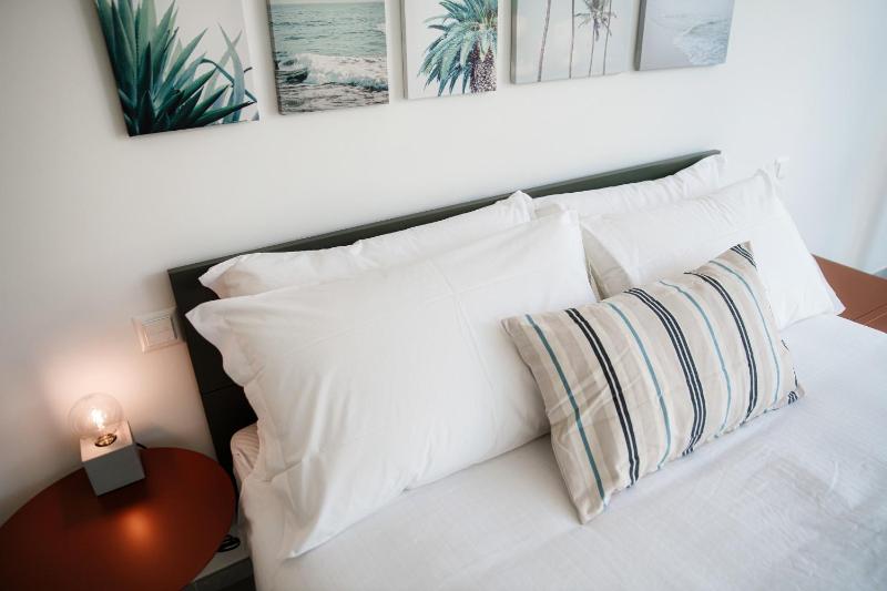 Flat Iron Apartments by Quokka 360 - Stylish Urban Stay 5 Minutes from Lugano Centre - image 44