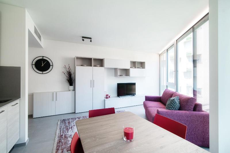 Flat Iron Apartments by Quokka 360 - Stylish Urban Stay 5 Minutes from Lugano Centre - image 36