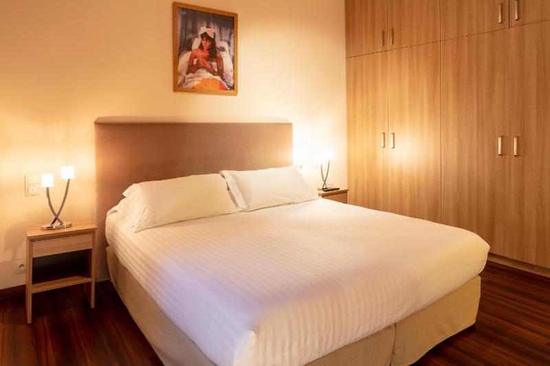 Two Bedroom Apartment with Sea View 2 image 3