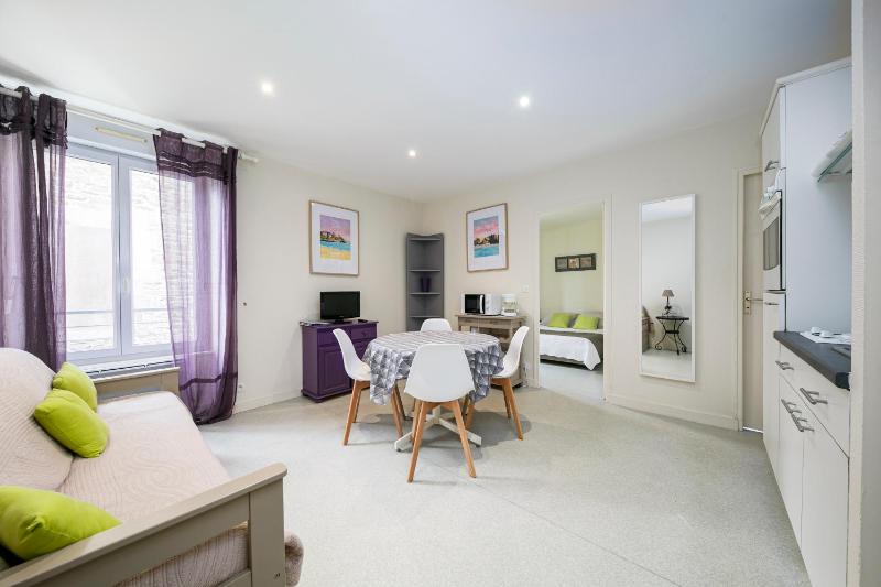 One-Bedroom Apartment image 1